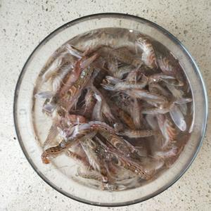 水煮夹板虾的做法 步骤1
