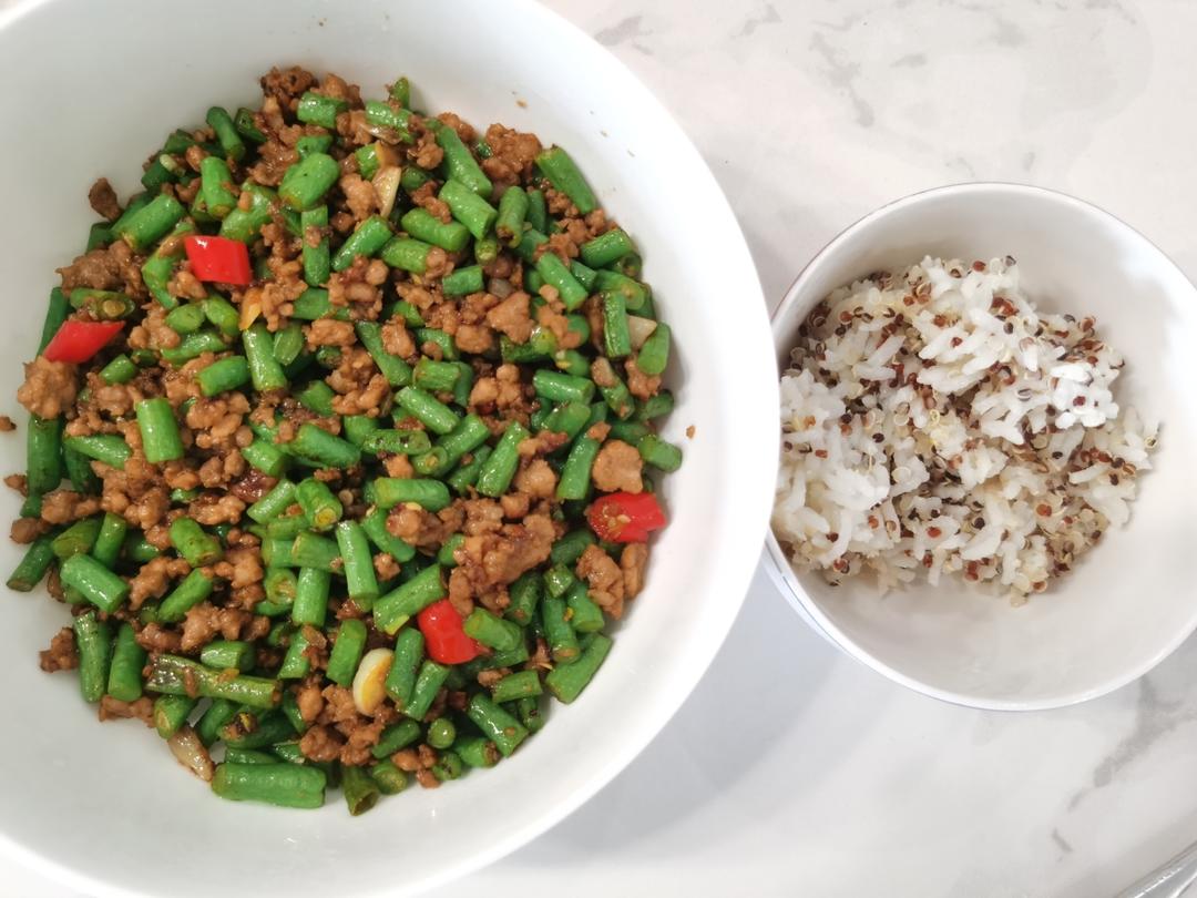 肉沫豆角下饭菜
