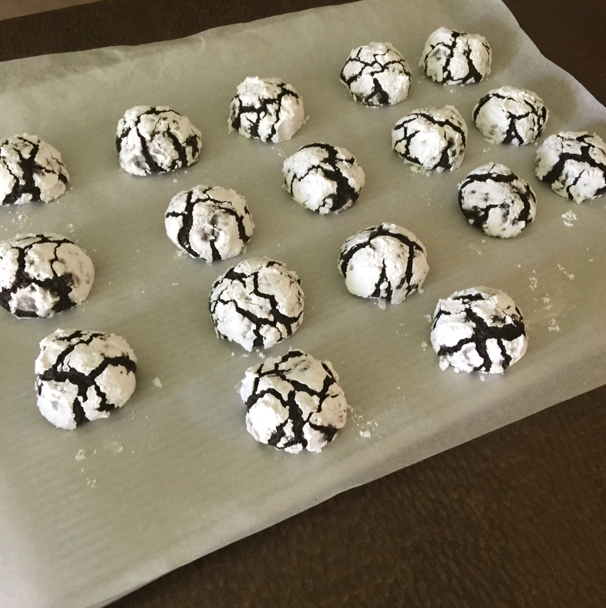 裂纹巧克力饼干