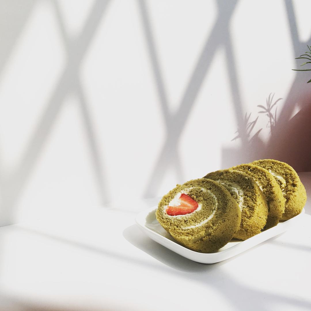 《Tinrry下午茶》教你做基础原味蛋糕卷