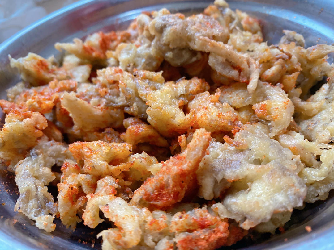 干炸蘑菇最家常做法 外酥里嫩鲜香可口 撒上椒盐竟然能吃出肉味