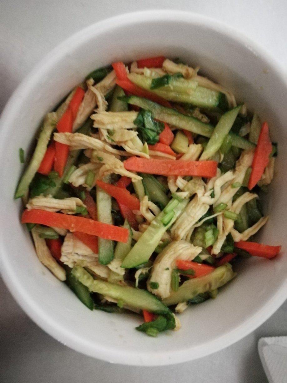 减脂餐：手撕鸡胸肉（无油无糖极简版）