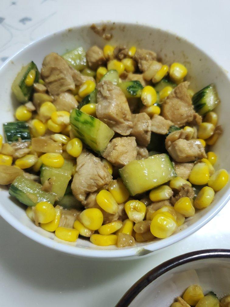 鸡肉黄瓜玉米粒