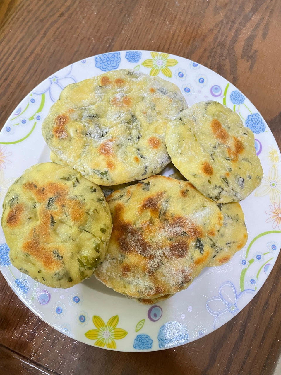 玉米面菜饼子（贴饼子）