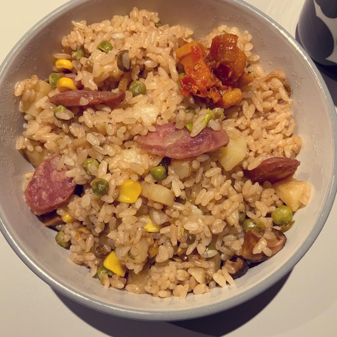 懒人必备～电饭煲腊肠焖饭
