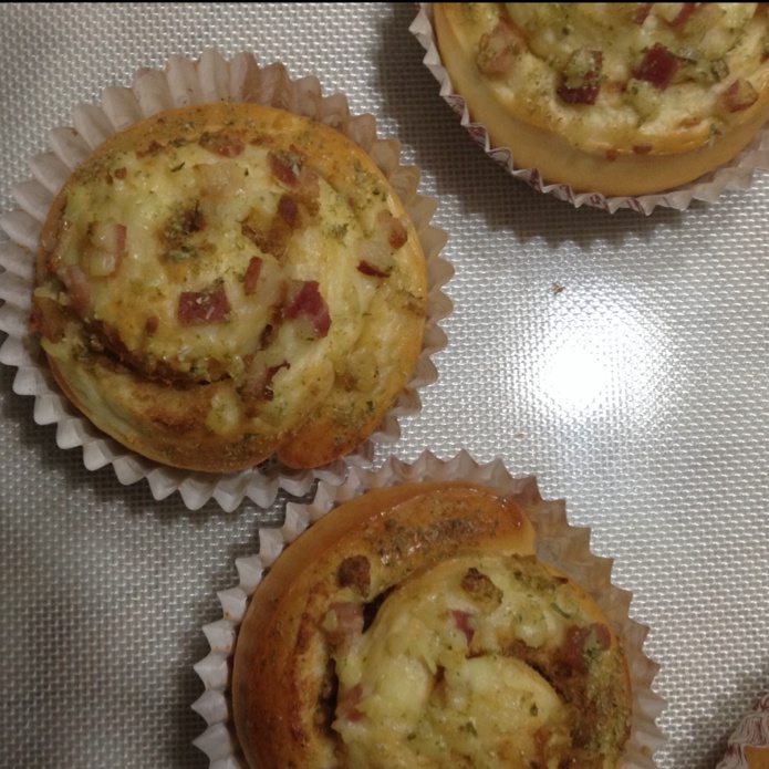 玉米火腿肠奶酪面包卷