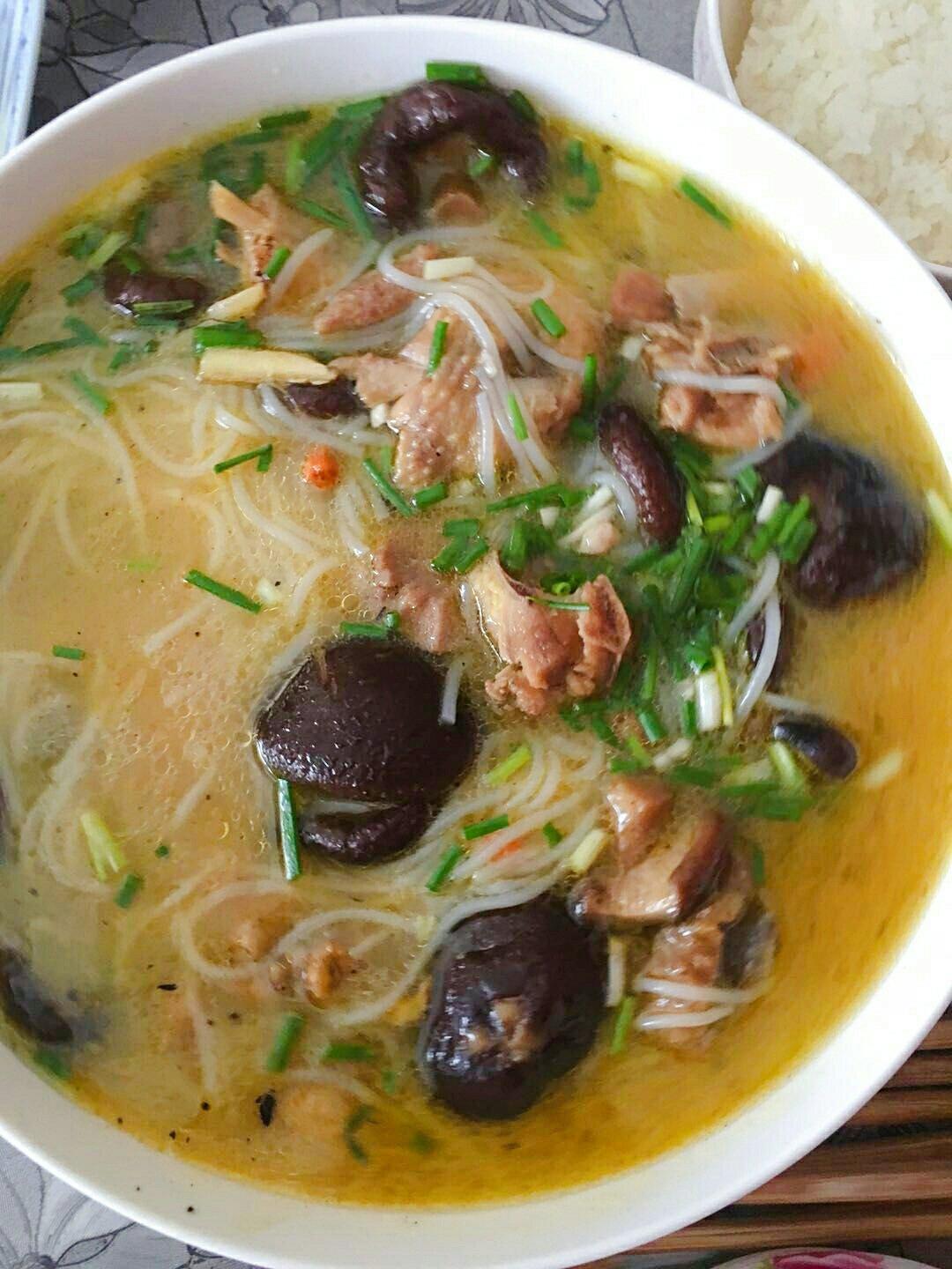 香菇炖鸡