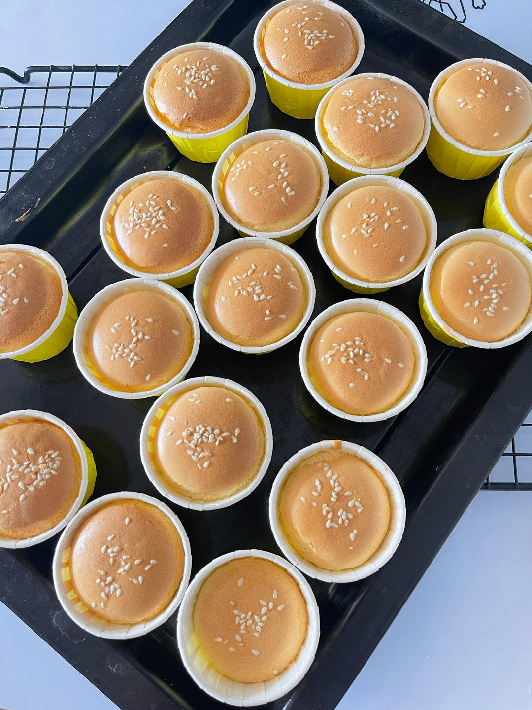 四段烘烤，纸杯蛋糕不开裂不回缩