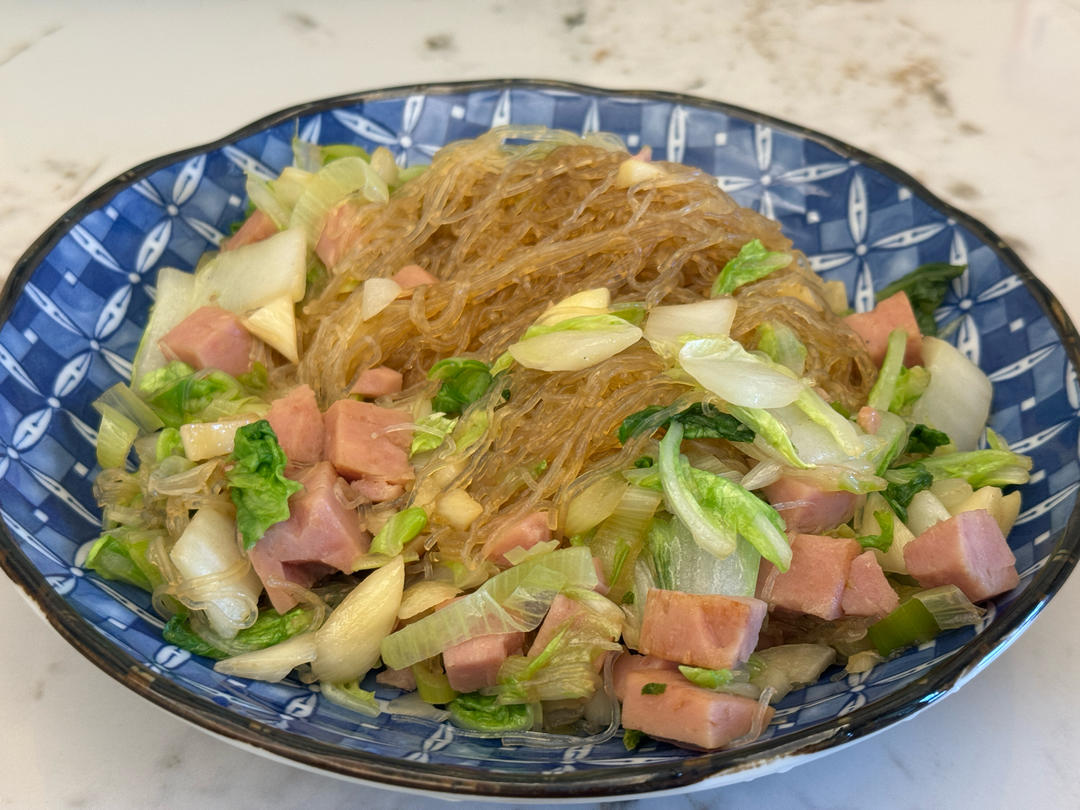 圆白菜炒粉丝，粉丝不坨才好吃