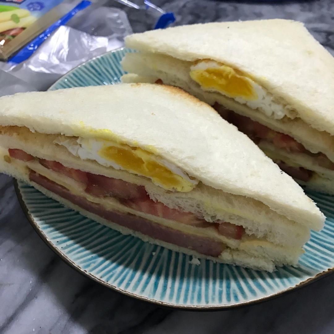 火腿芝士蛋三文治