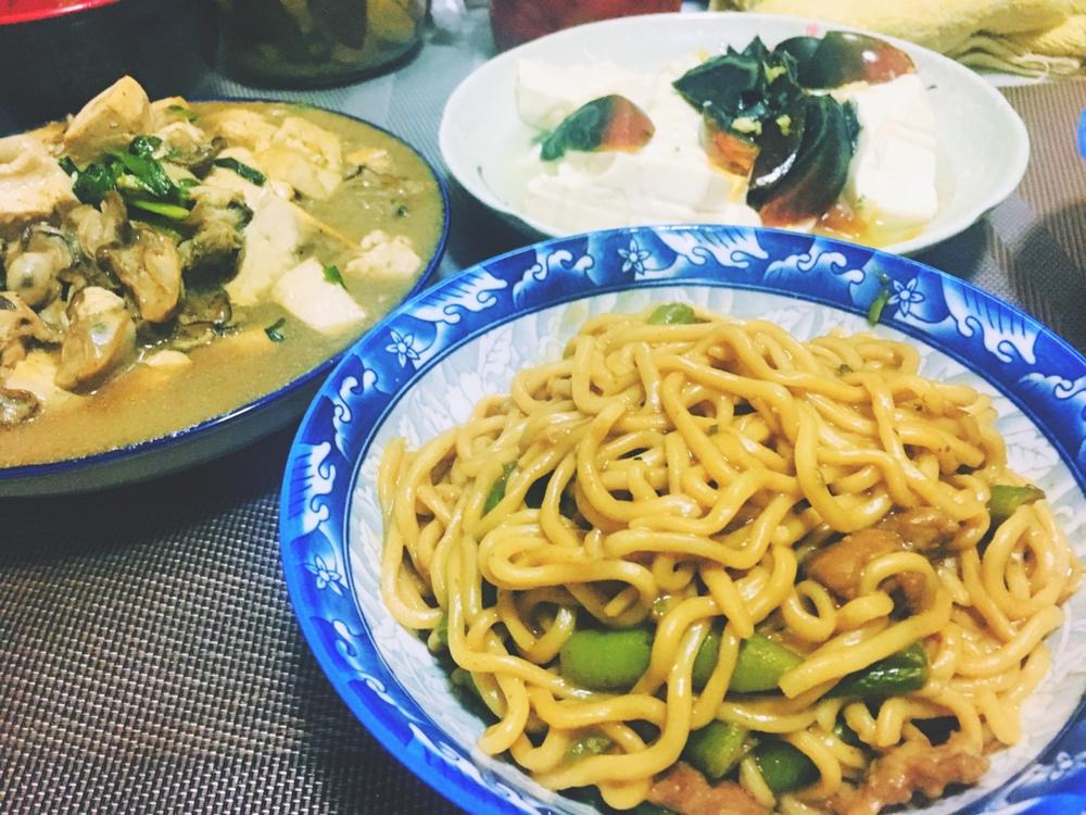 豆角焖肉面