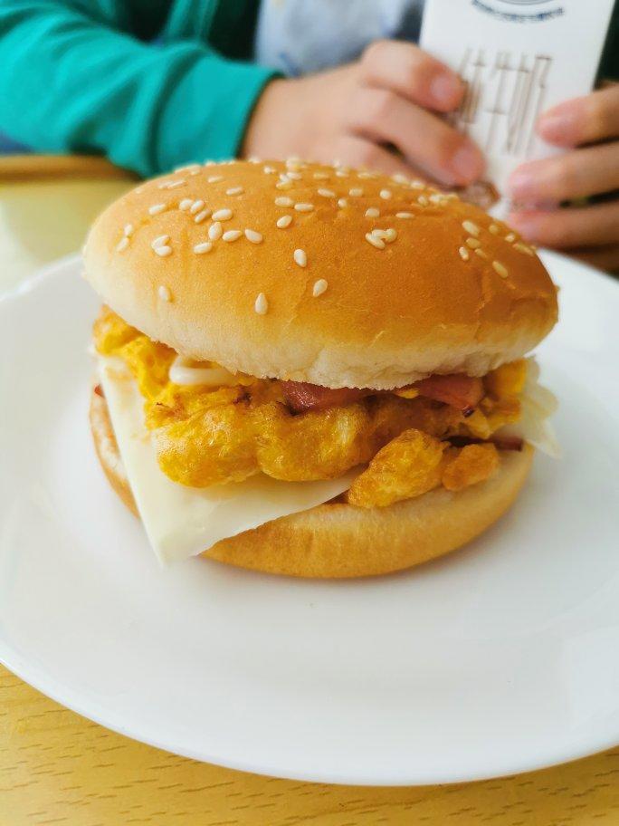 不爱吃米饭熊孩子