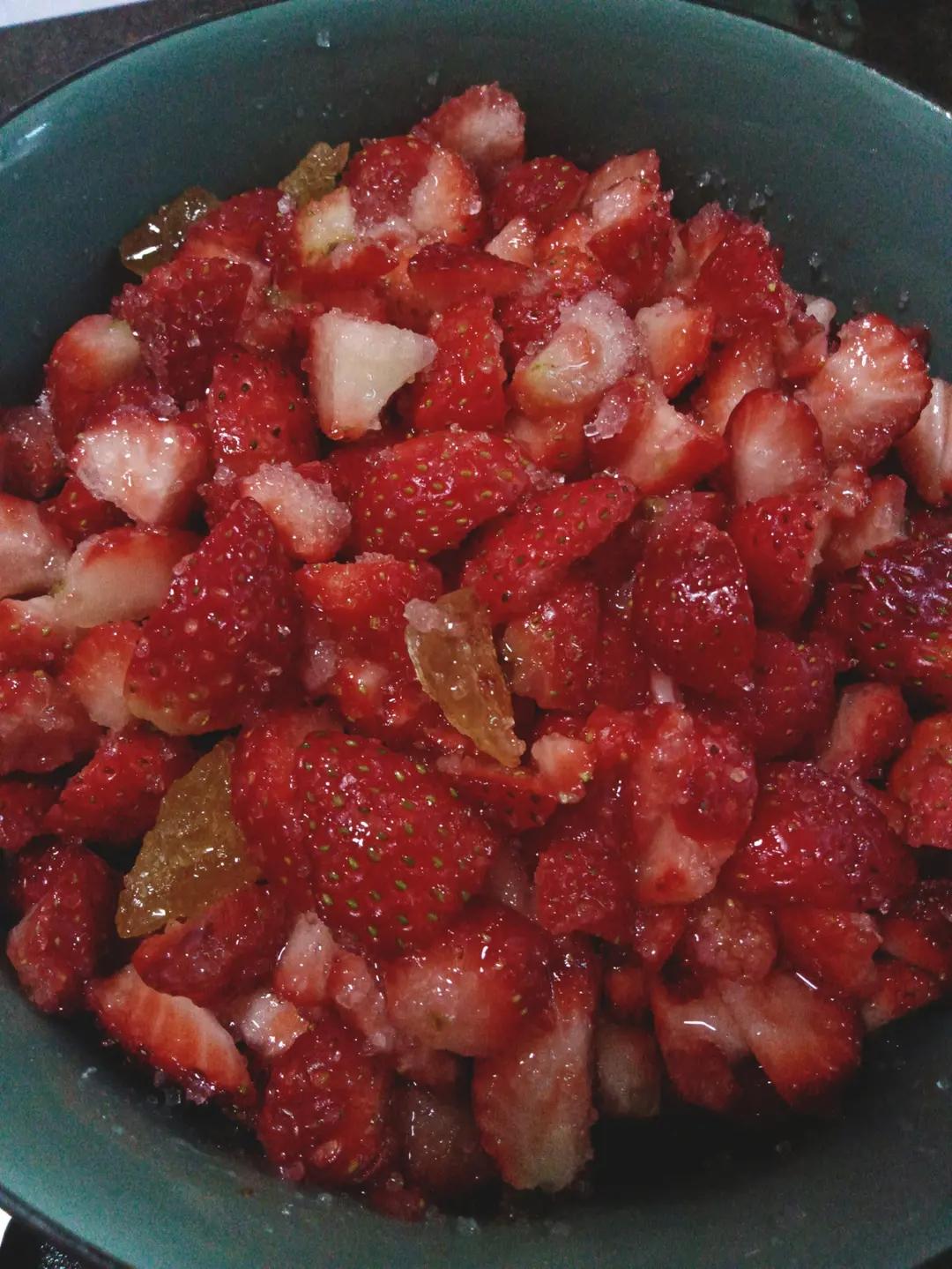 自制草莓酱（孩子爱吃的不得了）