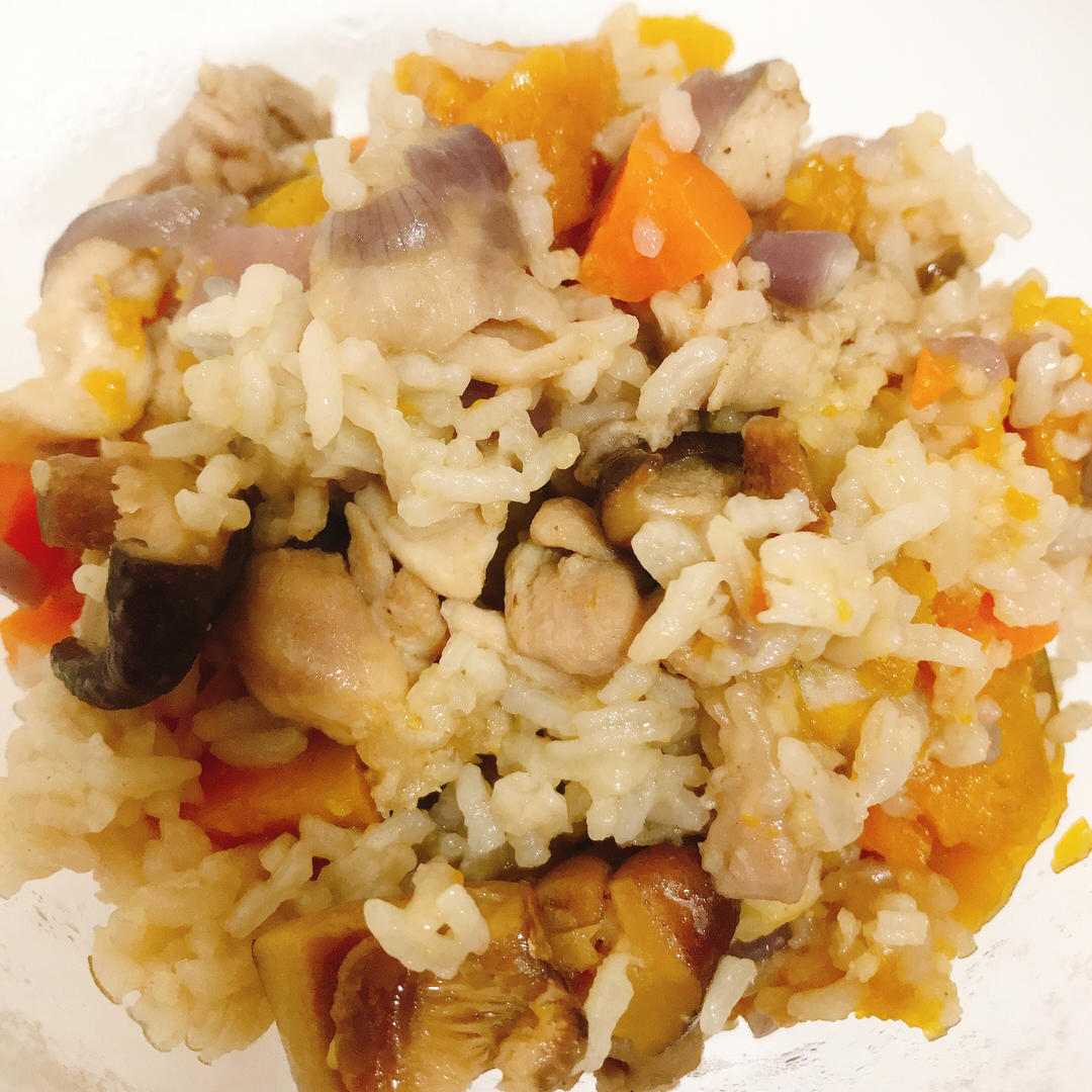 【南瓜鸡肉焖饭】