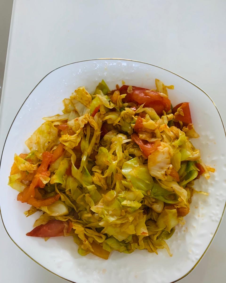 西红柿炒包菜丝