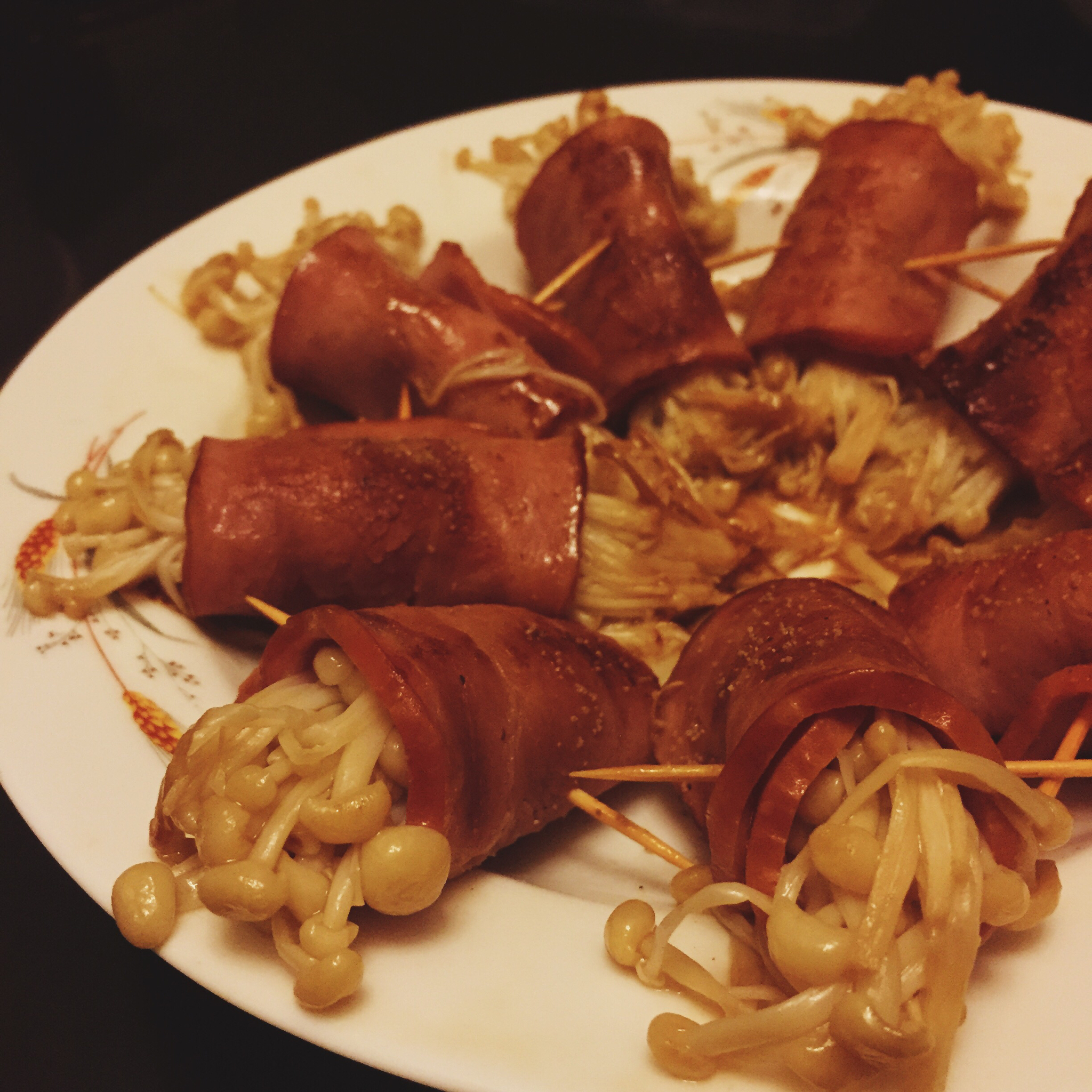 酱煎金针菇培根卷