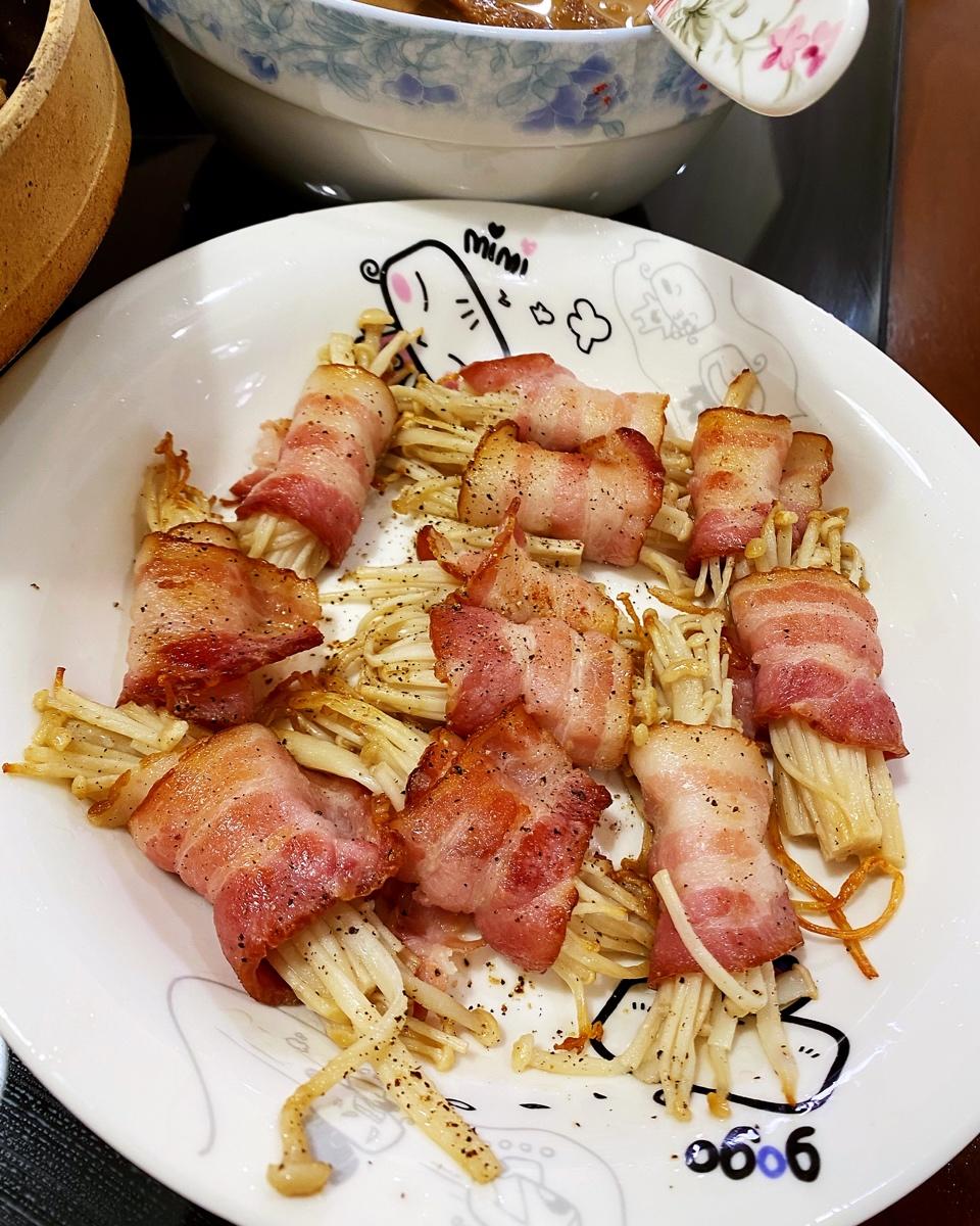 香煎培根金针菇卷