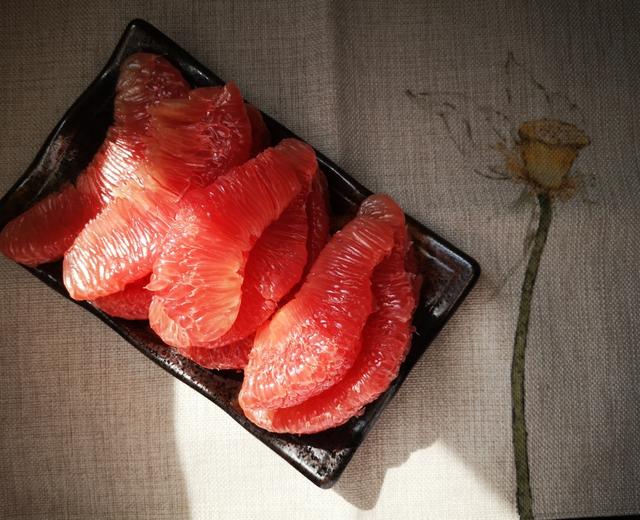 完整手剥柚子的做法