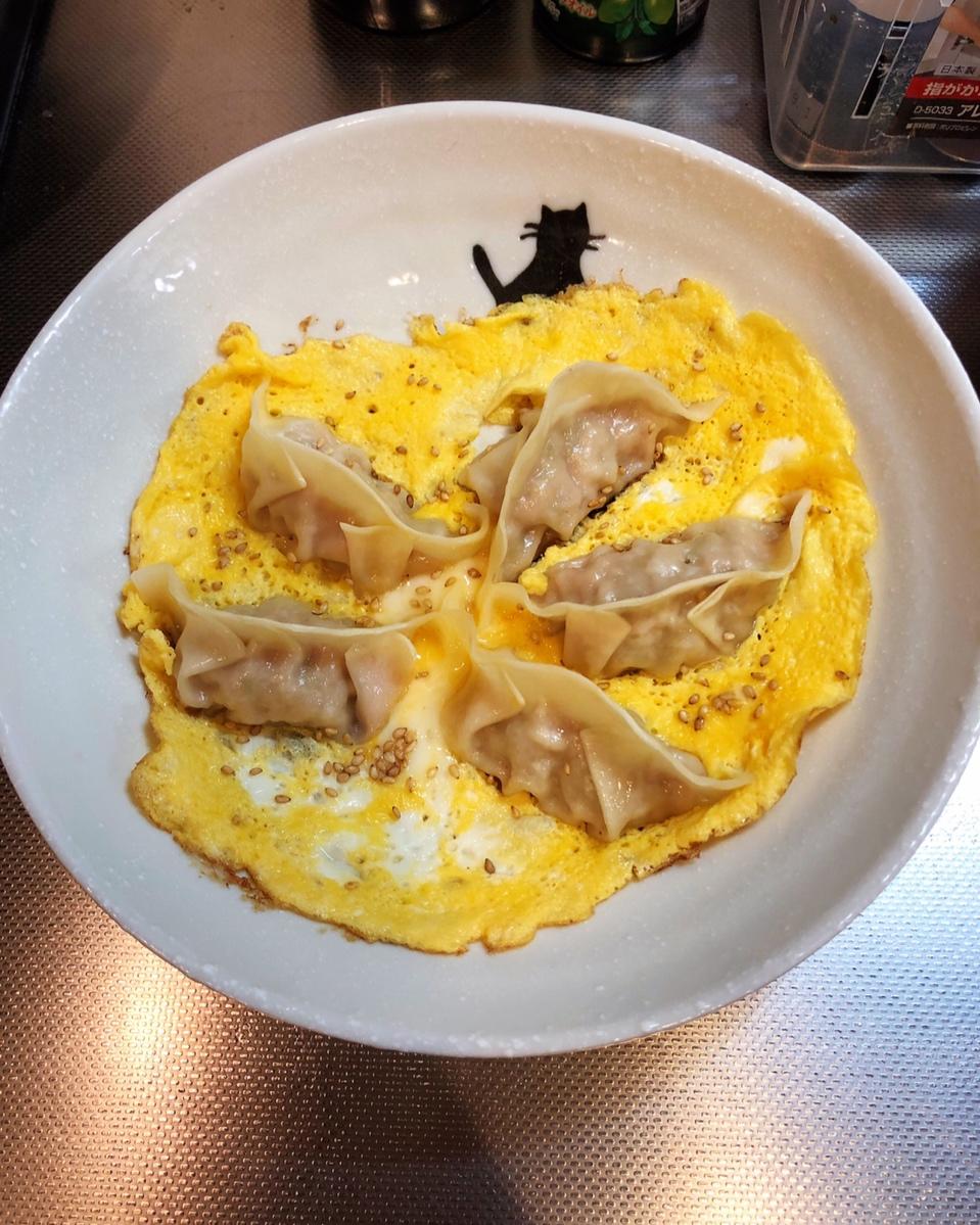蛋抱煎饺（速冻饺）