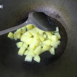 咖喱土豆鸡丁的做法 步骤16