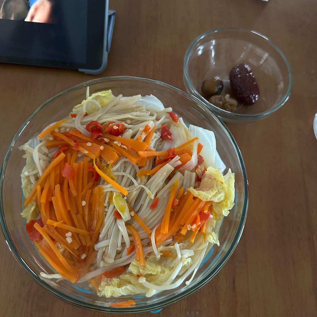 鲜美低热量剁椒娃娃菜荞麦面（比泡面还好吃的减脂餐）