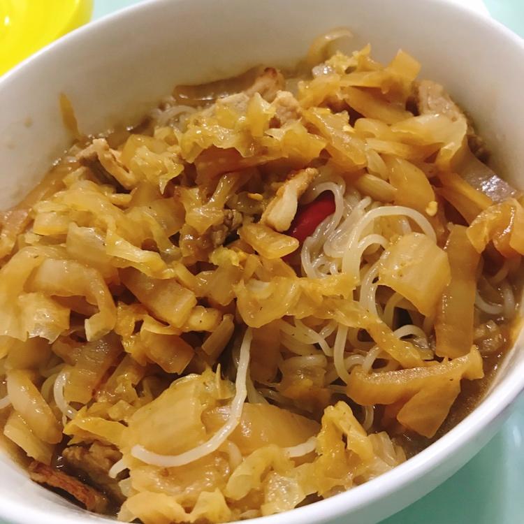 东北酸菜猪肉炖粉条