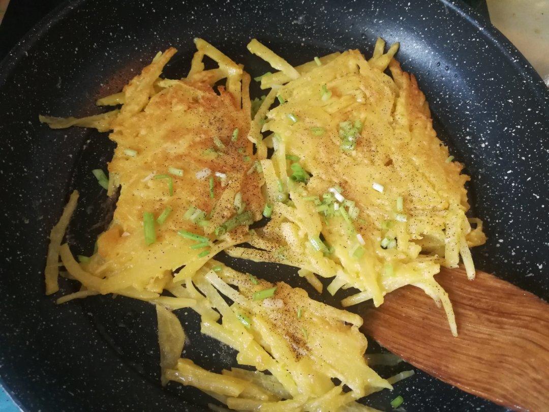 鸡蛋土豆饼