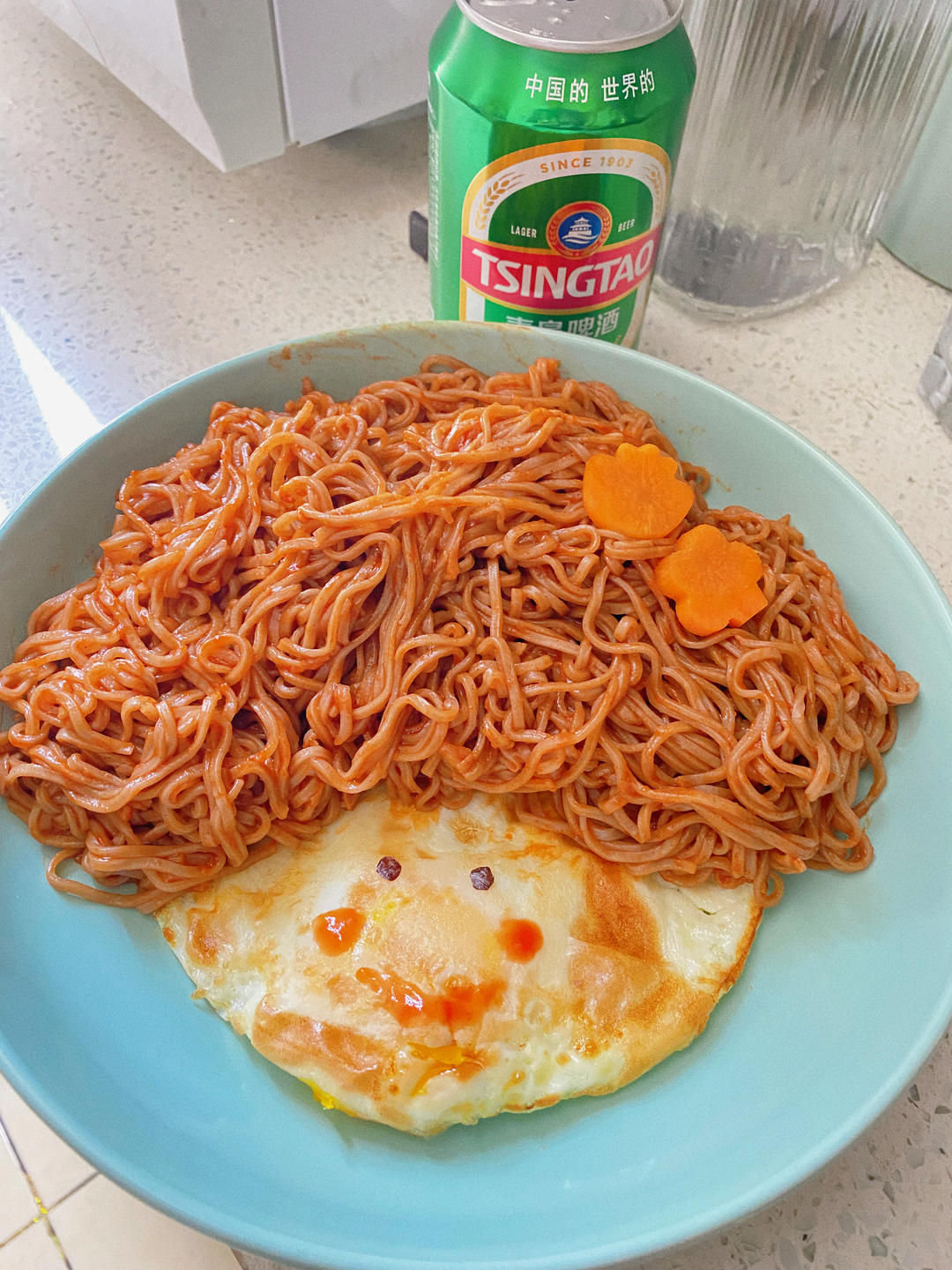 六一儿童节宝宝餐：卡通酱油炒面