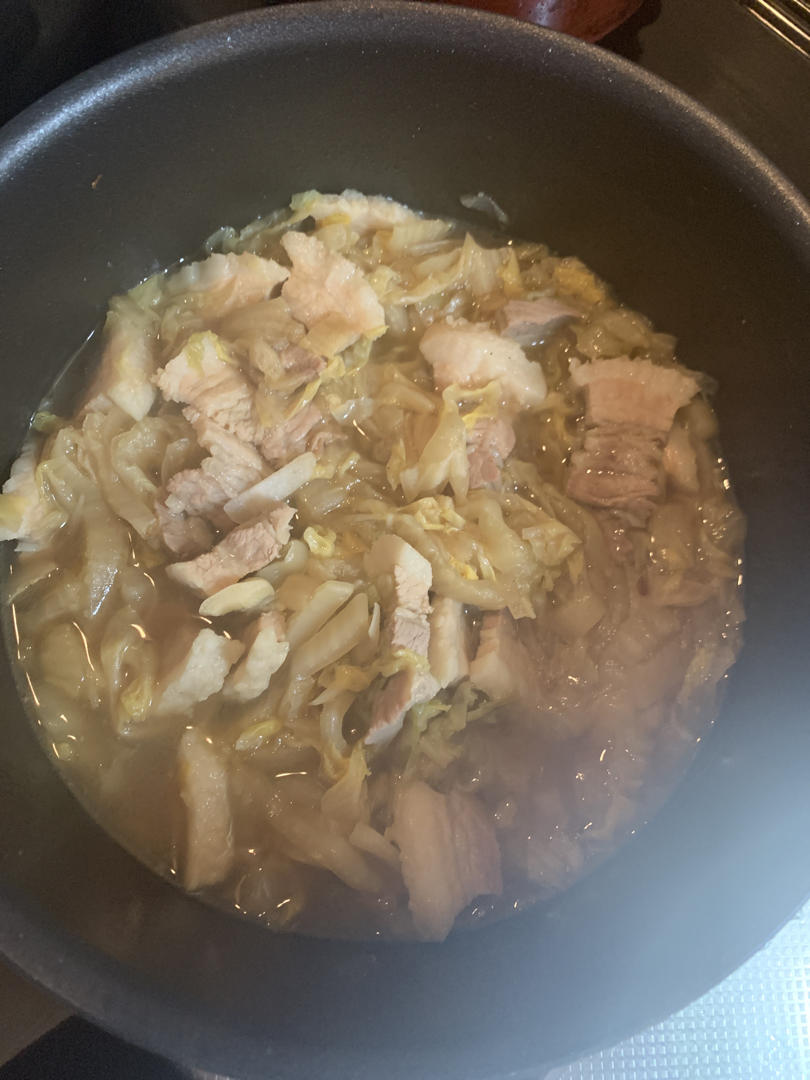 五花肉炖酸菜