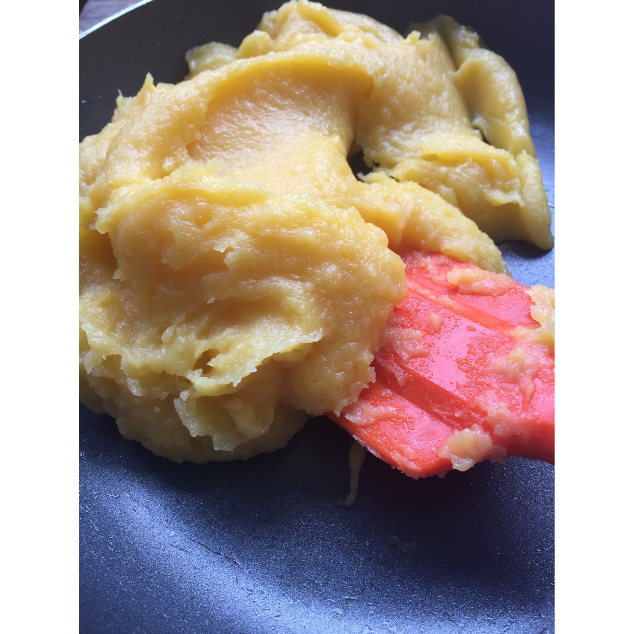 爱心奶黄馅（炒出来的奶黄馅）