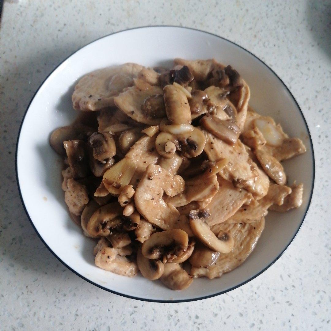 嫩滑不柴❗️爆好吃的黑椒口蘑炒鸡胸肉～绝了