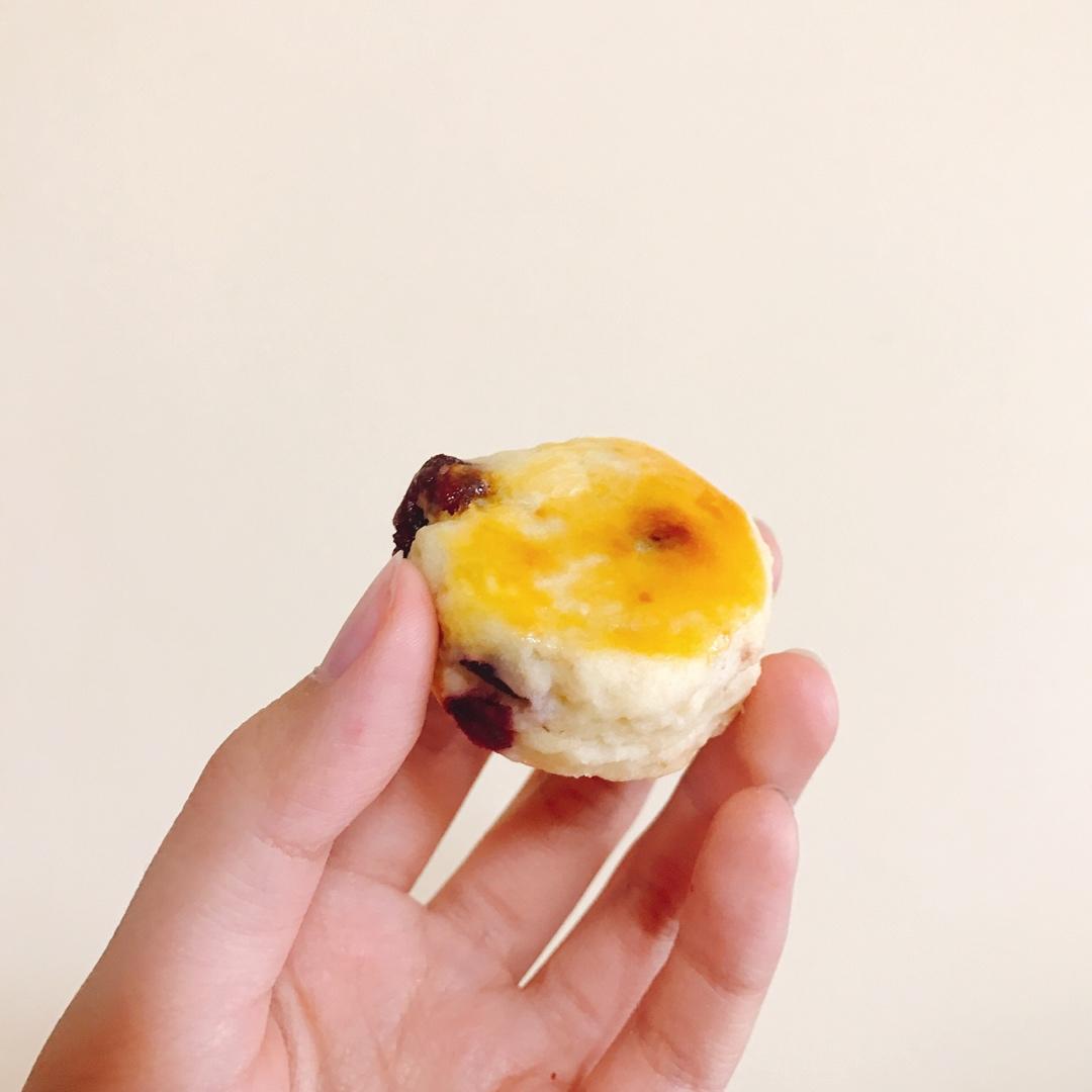 【视频】3分钟 奶油司康Scone(可能是世界上最快手的司康) 消耗淡奶油～