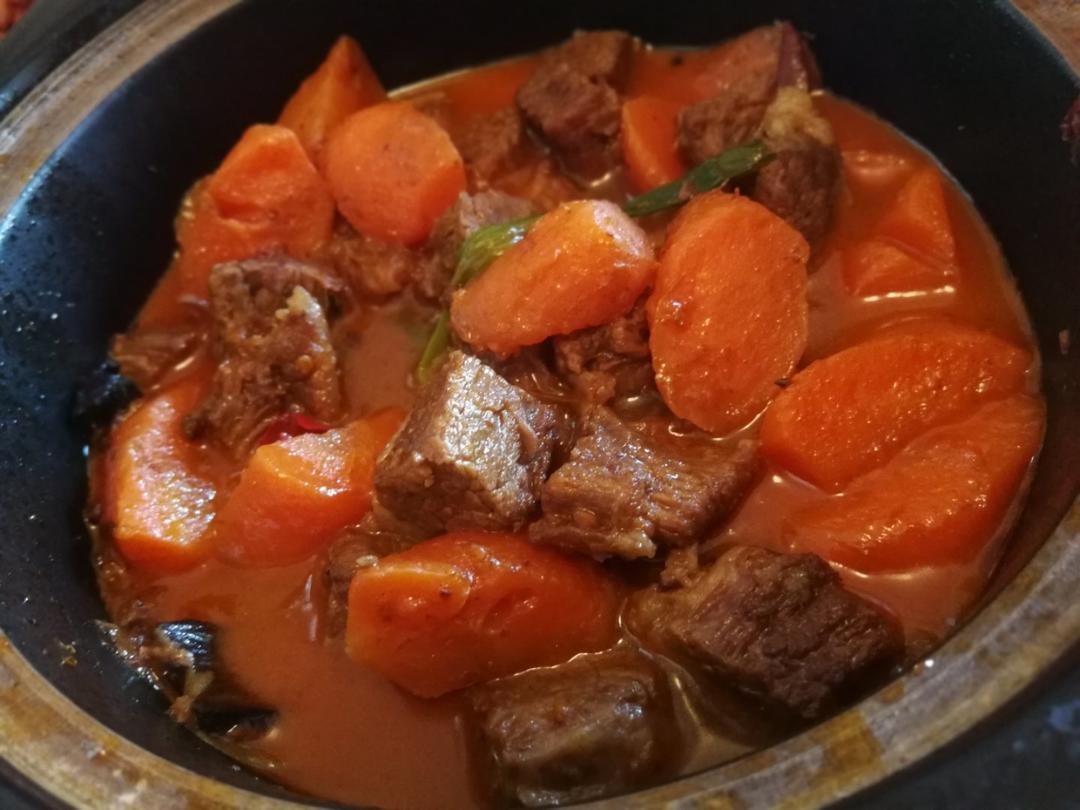 胡萝卜土豆烧牛腩