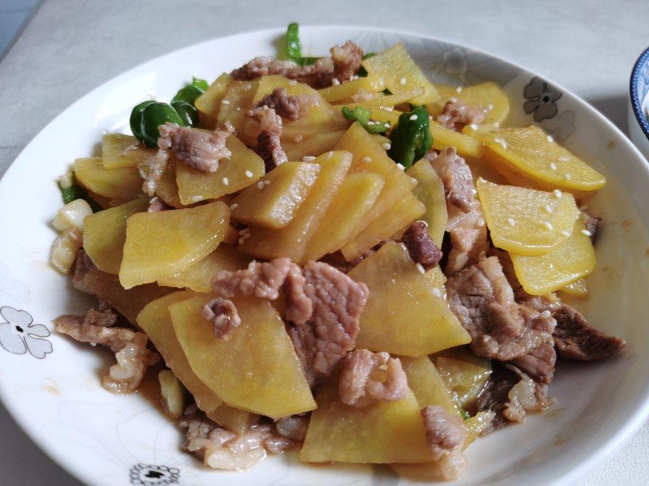 土豆烧肉片