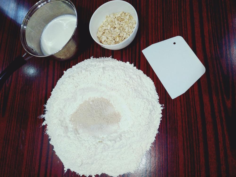 纯奶手撕吐司的做法 步骤1