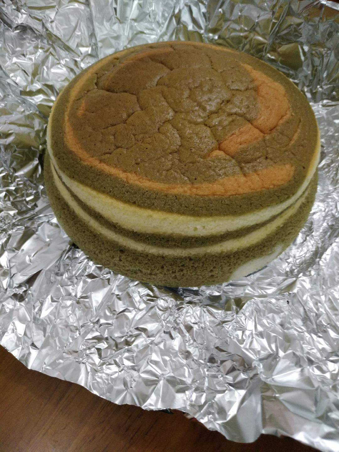 酸奶抹茶双色蛋糕（春天的颜色）