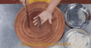 厨师长分享：“扬州炒饭”非家常做法，味道很赞的做法 步骤2