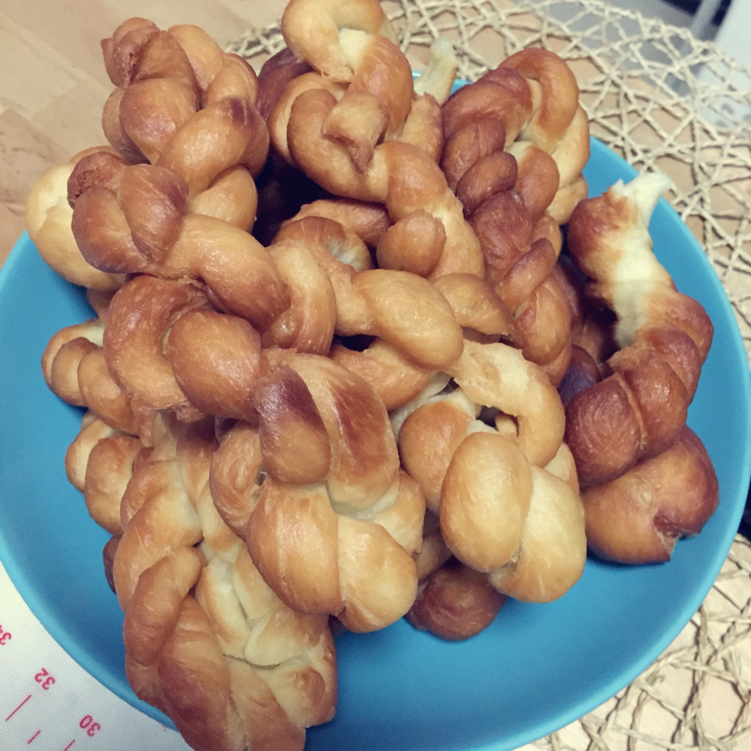 鲜奶软麻花