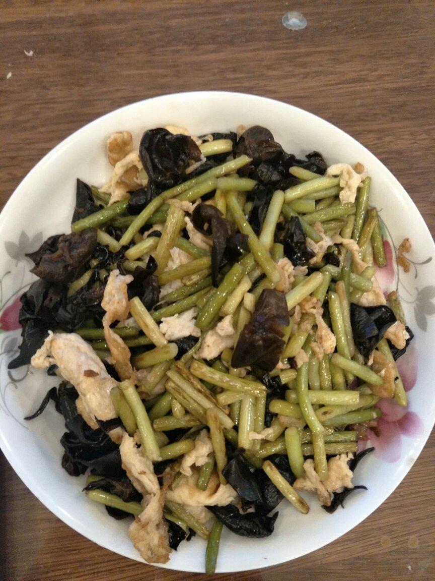 蒜苔炒鹅蛋