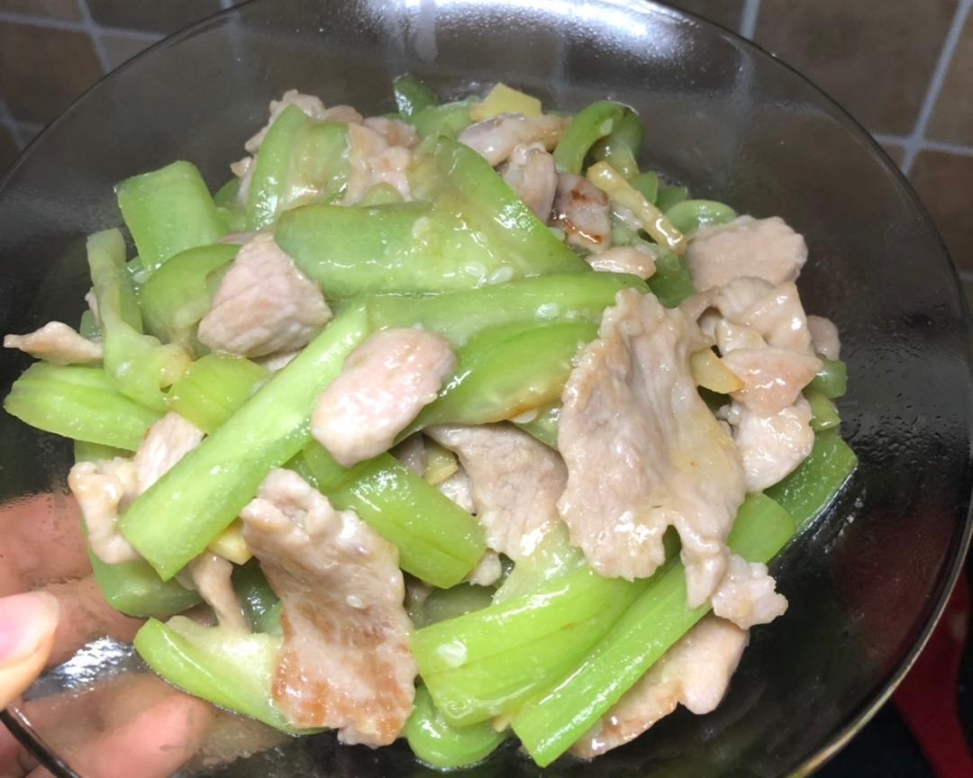 清淡的丝瓜炒肉片