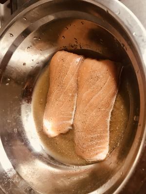 空气炸锅版-焗烤三文鱼的做法 步骤1