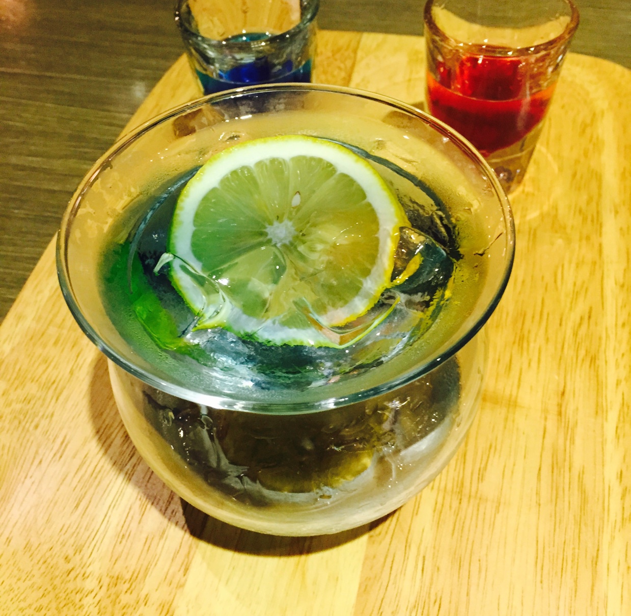边走边吃边哈皮