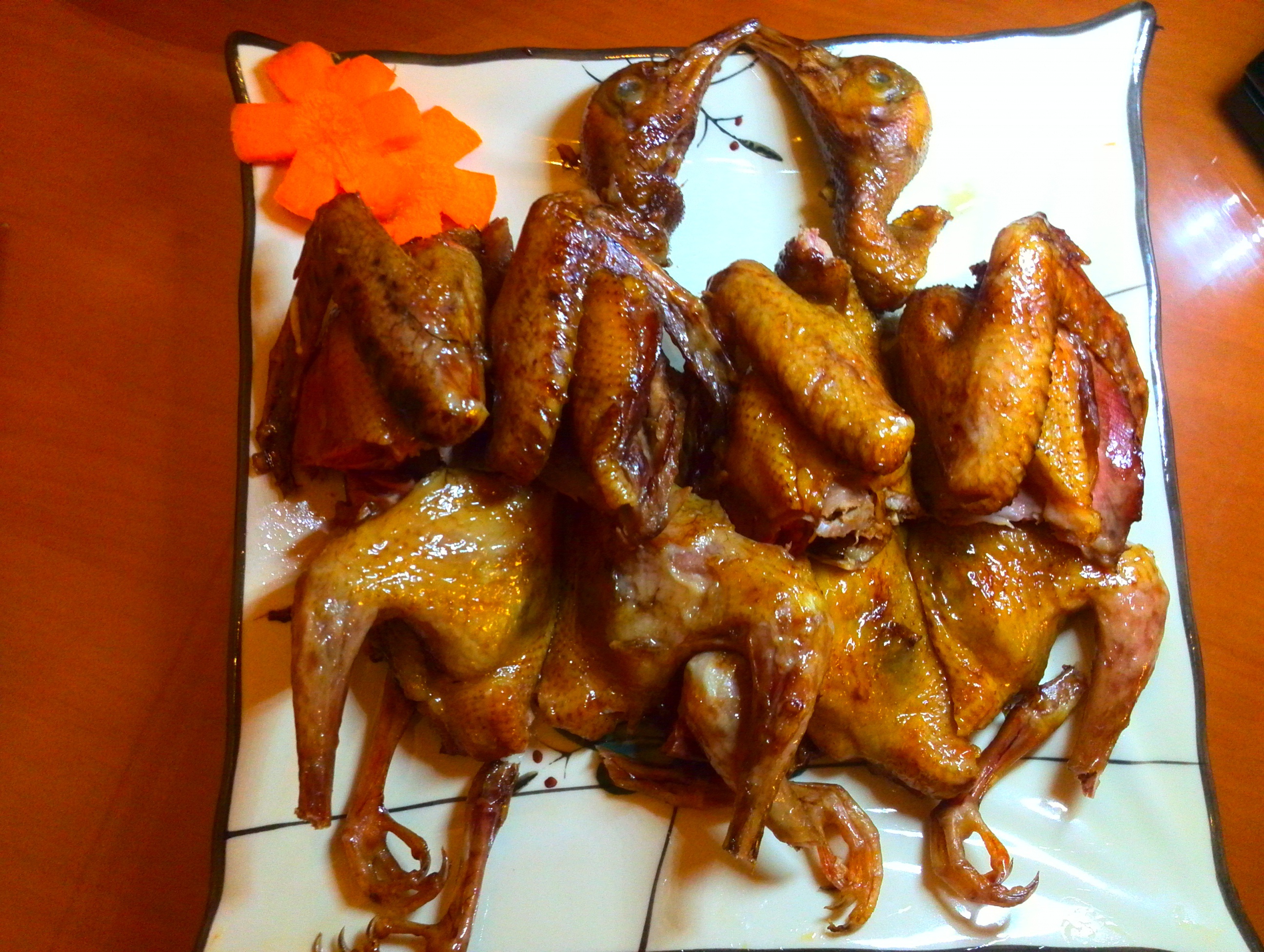 靓靓爱美食做的烤乳鸽