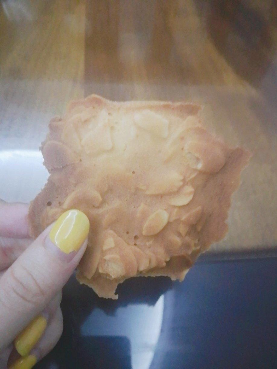 杏仁薄脆饼干