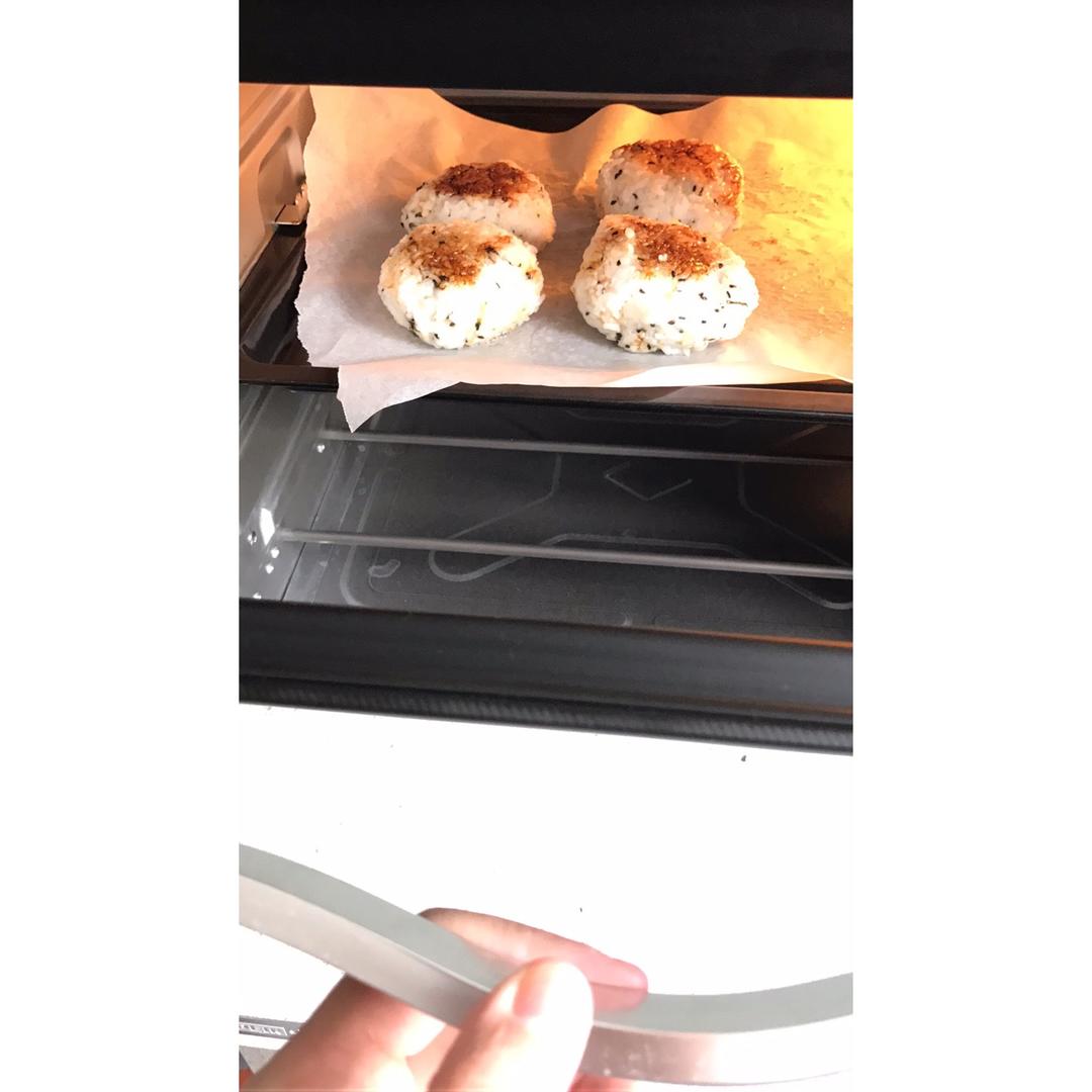 芝麻烤饭团