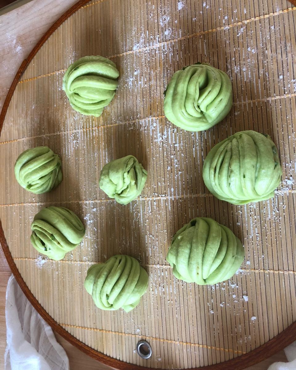 葱油花卷，一根筷子卷出漂亮的造型
