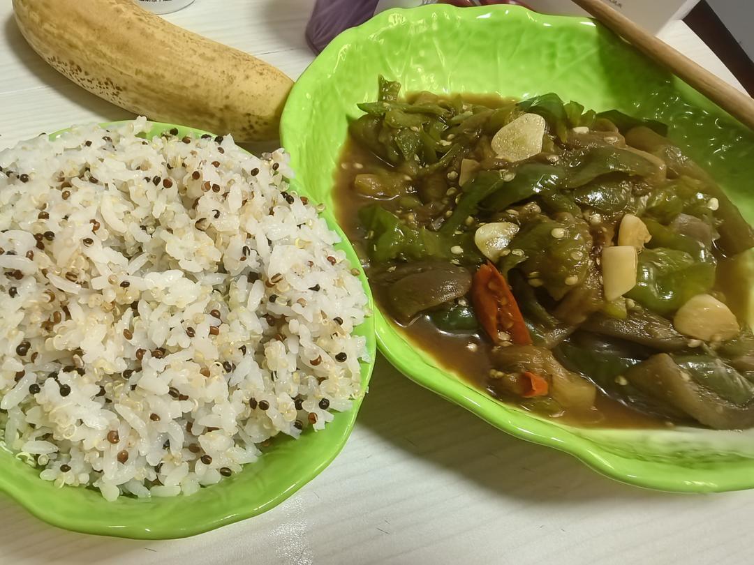 简单家常素炒茄子，超级无敌好吃
