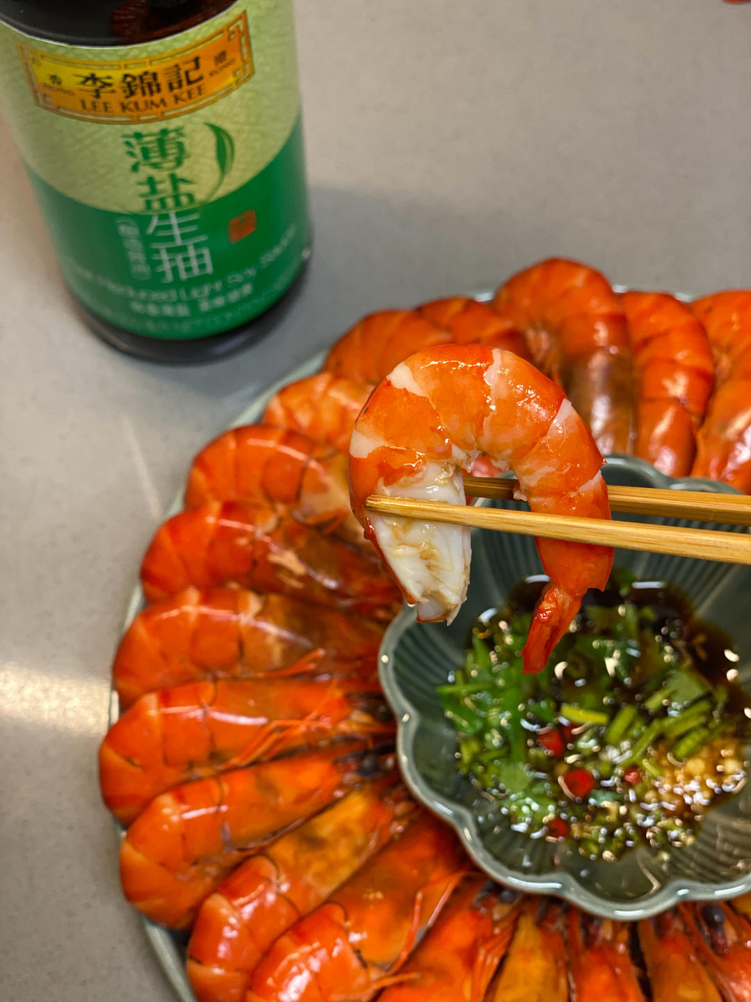 大虾这样做鲜嫩Q弹 | 再配上经典蘸料～直接被惊艳！