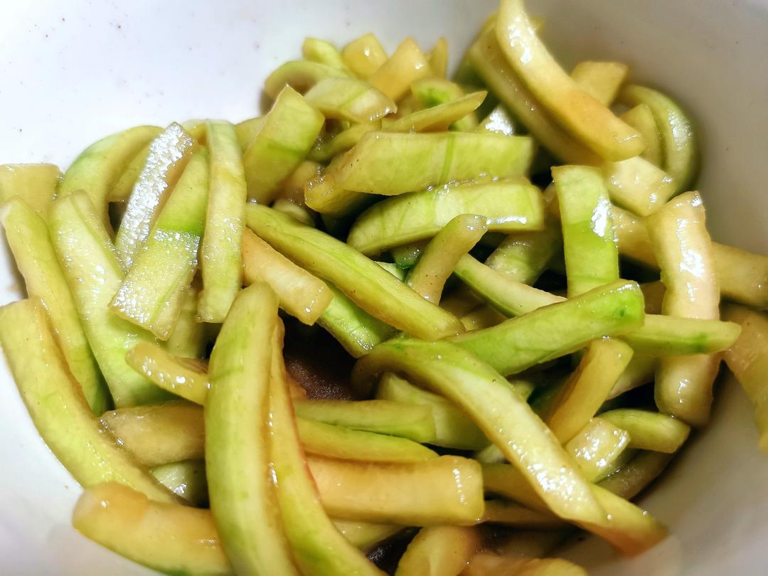 不爱西瓜🍉只爱西瓜皮系列之凉拌（酸辣）西瓜皮