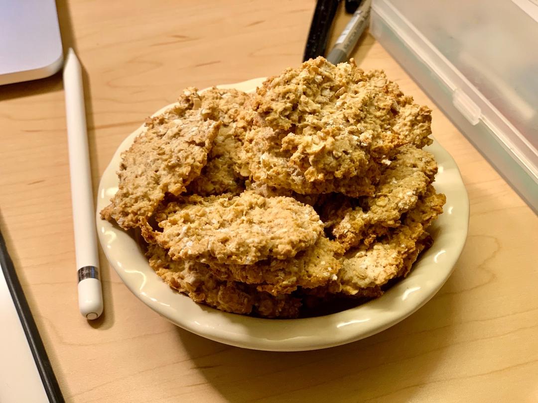 素食:有机燕麦芝麻大饼干